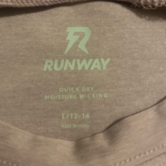 Stitch Fix Runway NWT Girls The Active Tulip Back Top sz large - Picture 5 of 9